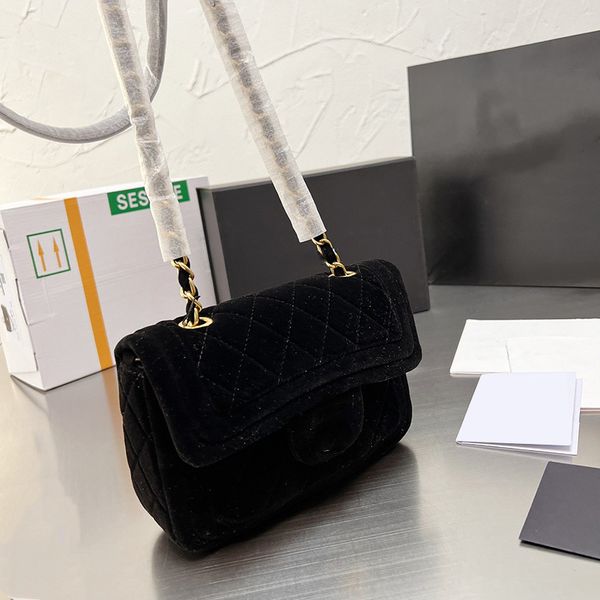 2022 spring classic mini flap velour square bags quilted pink black cosmetic case vanity tofu pocket purse vintage gold hardware
2022 spring classic mini flap velour square bags quilted pink black cosmetic case vanity tofu pocket purse vintage gold hardware