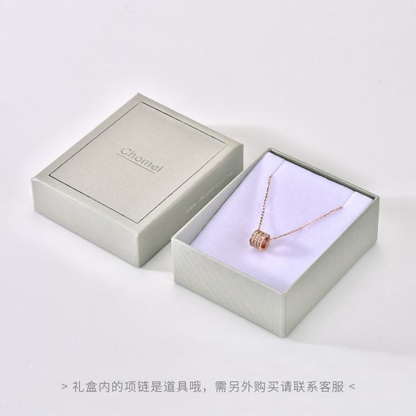 light luxury chomel necklace packaging gift box simple and light luxury necklace jewelry box fashion ornament gift box fashion design, Black;white
light luxury chomel necklace packaging gift box simple and light luxury necklace jewelry box fashion ornament gift box fashion design, Black;white