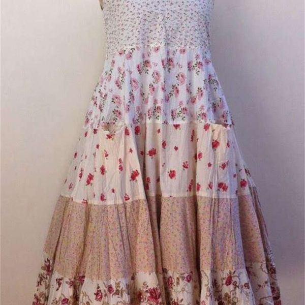 2020 new women's sleevels printed chiffon drs, Black;gray 
2020 new women's sleevels printed chiffon drs, Black;gray