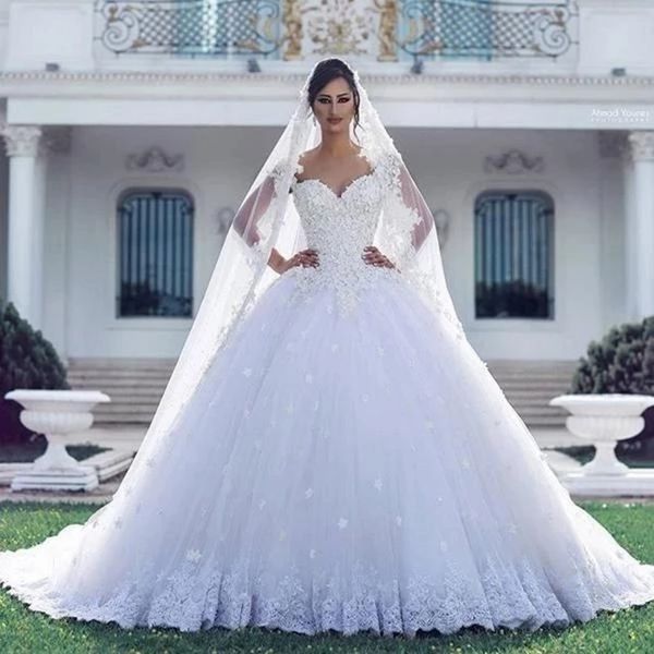 2021 white arabic ball gown wedding dresses sheer neck appliques lace garden chapel bridal gowns vestidos de novia plus size wedding wear
2021 white arabic ball gown wedding dresses sheer neck appliques lace garden chapel bridal gowns vestidos de novia plus size wedding wear