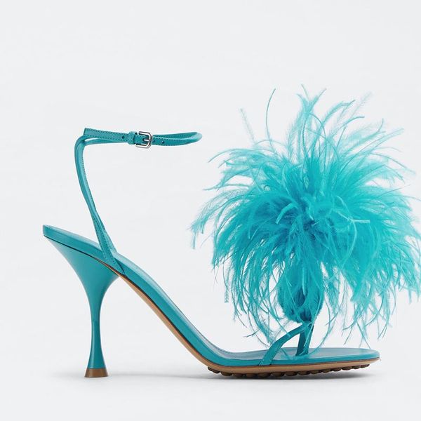 fashion- luxury designer high heels feather sandals black pointed toe square heel sandals exquisite large size 41 42 43
fashion- luxury designer high heels feather sandals black pointed toe square heel sandals exquisite large size 41 42 43