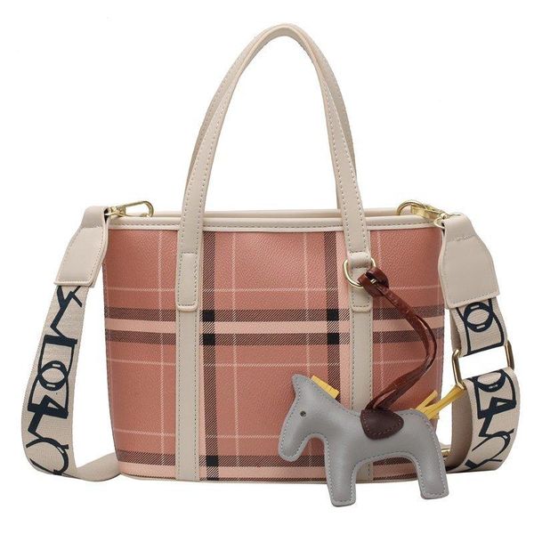 the new design handbags for women 2020 large-capacity shoulder crossbody bucket bag pu leather female travel tote
the new design handbags for women 2020 large-capacity shoulder crossbody bucket bag pu leather female travel tote