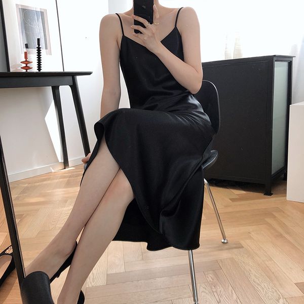 2021 new satin with v-cleavage female dress vintage back midi slip dressed woman adjustable breast string elegant party of that 24x4, Black;gray
2021 new satin with v-cleavage female dress vintage back midi slip dressed woman adjustable breast string elegant party of that 24x4, Black;gray