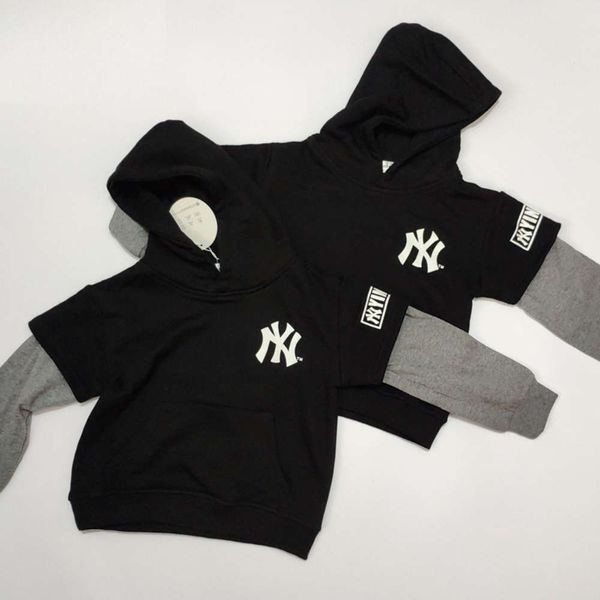 2020 autumn new casual boys' middle and small children's letter fake two-piece hoodie top, Black
2020 autumn new casual boys' middle and small children's letter fake two-piece hoodie top, Black