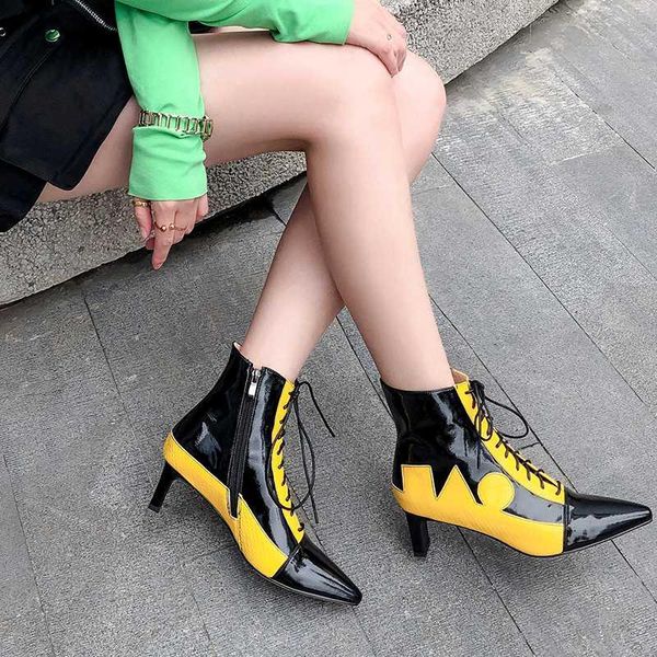 bothes femme новые зима высокая каблука обувь женская лодочка сапоги смешанные цвета овечья кожа направленные носки круженные блинистые боти, Black
bothes femme новые зима высокая каблука обувь женская лодочка сапоги смешанные цвета овечья кожа направленные носки круженные блинистые боти, Black