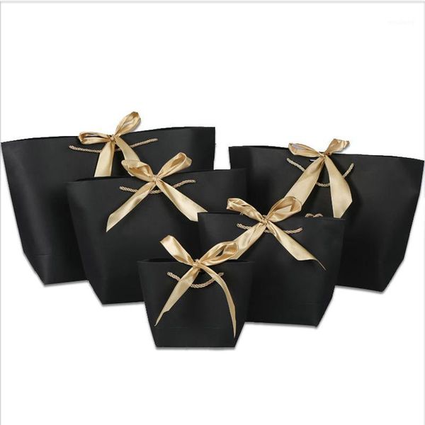 gift wrap 21x7x17cm colorful paper bag with handle cute bow ribbon black for christmas party1
gift wrap 21x7x17cm colorful paper bag with handle cute bow ribbon black for christmas party1