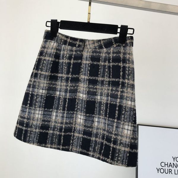 2021 new retro woolen plaid skirt autumn and winter new high waist mid-length bk2c, Black
2021 new retro woolen plaid skirt autumn and winter new high waist mid-length bk2c, Black