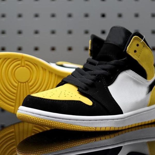 1 mid yellow toe black maize white golf shoes tennis shoes mens designer trainers shoes
1 mid yellow toe black maize white golf shoes tennis shoes mens designer trainers shoes