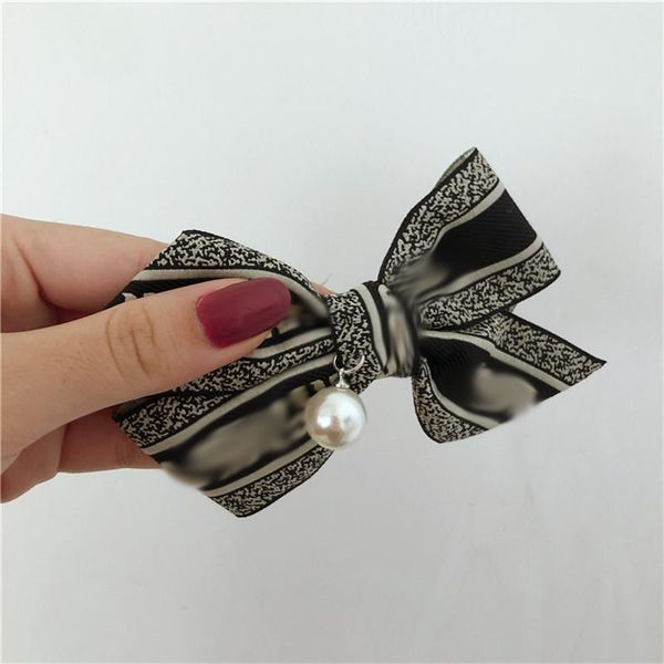 cute pearl hair band letter designer headbands fabric hair hoops women knotted embroidery headbands spring clip hair accessories, Pink
cute pearl hair band letter designer headbands fabric hair hoops women knotted embroidery headbands spring clip hair accessories, Pink