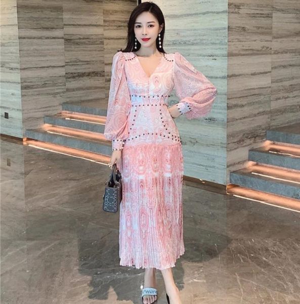 designer brand ladies dress luxury spring women chiffon v neck flower print pink beading rivet v neck pleated long dresses, Black;gray
designer brand ladies dress luxury spring women chiffon v neck flower print pink beading rivet v neck pleated long dresses, Black;gray