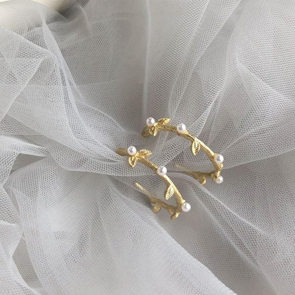 s925 silver needle pearl earrings earrings semicircular arc geometric metal leaf earrings wholesale, Golden;silver
s925 silver needle pearl earrings earrings semicircular arc geometric metal leaf earrings wholesale, Golden;silver