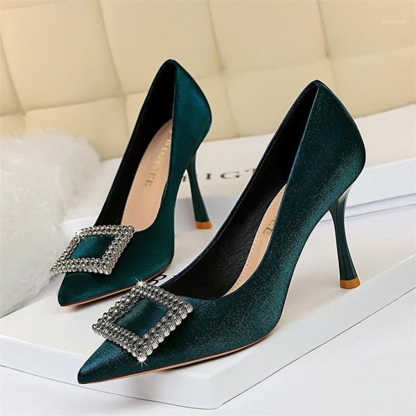 dress shoes 2021 women pumps concise pointed toe patent leather office lady spring high heels wedding bridal woman plus size1, Black
dress shoes 2021 women pumps concise pointed toe patent leather office lady spring high heels wedding bridal woman plus size1, Black