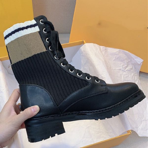 2020 design new original single luxury women' martin boots fashion classic check autumn and winter all-match ing, Black;grey
2020 design new original single luxury women' martin boots fashion classic check autumn and winter all-match ing, Black;grey
