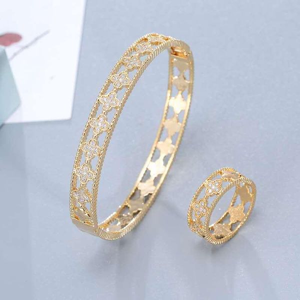 designer four-leaf clover zircon bracelets fashion trend bracelet sets and luxury jewelry sale, Black
designer four-leaf clover zircon bracelets fashion trend bracelet sets and luxury jewelry sale, Black