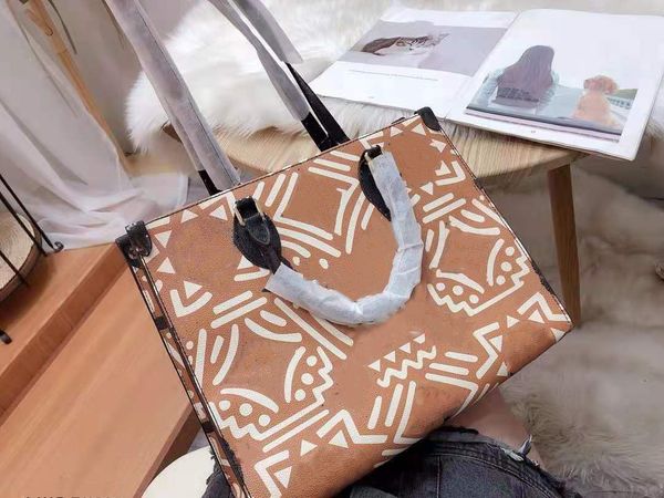 the new 2021 female tote bag leather backpack handbag beach fashion messenger bags woman ladies purses totes handbags women girls
the new 2021 female tote bag leather backpack handbag beach fashion messenger bags woman ladies purses totes handbags women girls