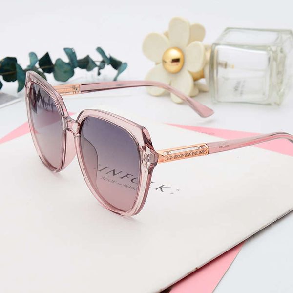 fashionable and elegant polarized female phase diamond box sunglasses tr90 driving mirror pink fashion, Black
fashionable and elegant polarized female phase diamond box sunglasses tr90 driving mirror pink fashion, Black