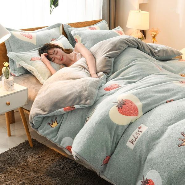 winter coral velvet 4-piece double face flannel bed snowflake quilt set crystal velvet flannel sheet1
winter coral velvet 4-piece double face flannel bed snowflake quilt set crystal velvet flannel sheet1