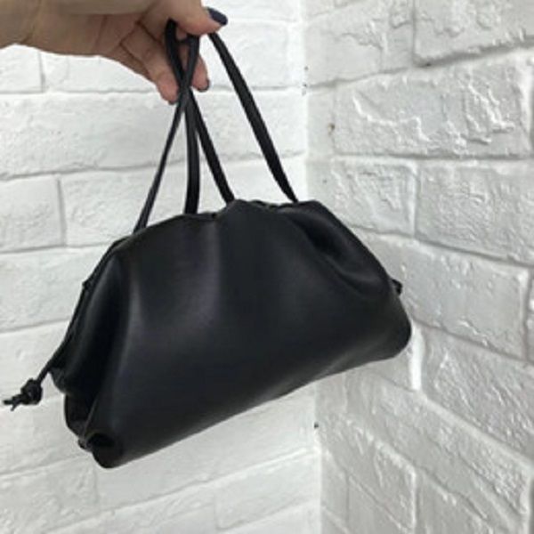 designer cowhide small size cloud shape hand bag cross body bag simple high fashion and chic pleated designer bag
designer cowhide small size cloud shape hand bag cross body bag simple high fashion and chic pleated designer bag