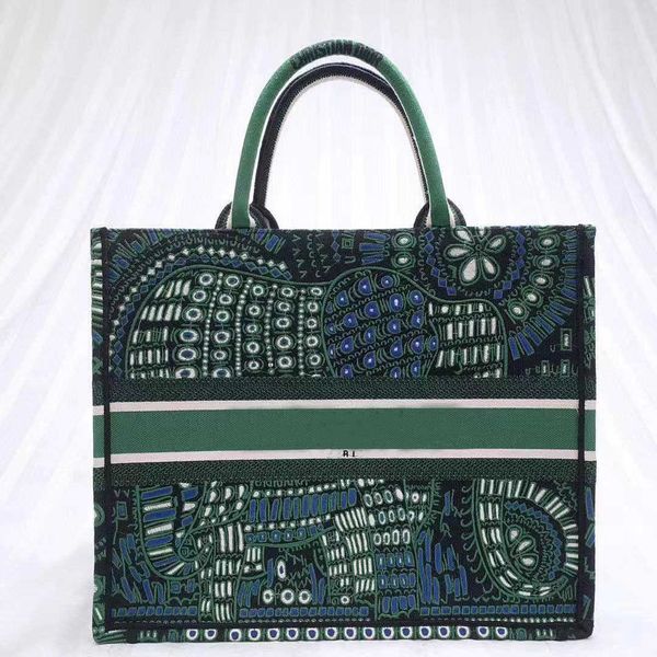 new ladies large-capacity handbags paris designer handbags fashion retro ethnic style canvas handmade embroidery pattern shopping bag 131
new ladies large-capacity handbags paris designer handbags fashion retro ethnic style canvas handmade embroidery pattern shopping bag 131