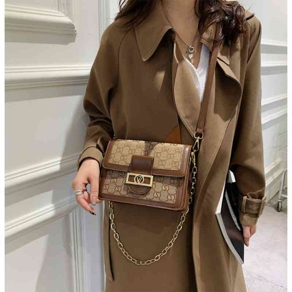 design saddle female new versatile small square bag messenger sling shoulder simple underarm bag handbags
design saddle female new versatile small square bag messenger sling shoulder simple underarm bag handbags