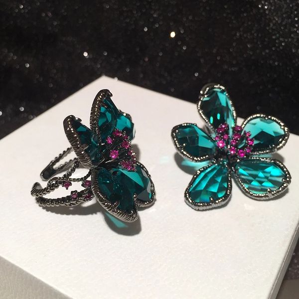 celi flower earrings ins wind 2021 new super immortal crystal clear 925silver needle vintage large earring set, Golden;silver
celi flower earrings ins wind 2021 new super immortal crystal clear 925silver needle vintage large earring set, Golden;silver