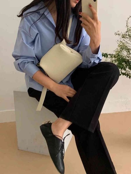korean minority designer lin xiuxiang's same osoi steamed bread bag, cowhide clip messenger waist single shoulder bag
korean minority designer lin xiuxiang's same osoi steamed bread bag, cowhide clip messenger waist single shoulder bag