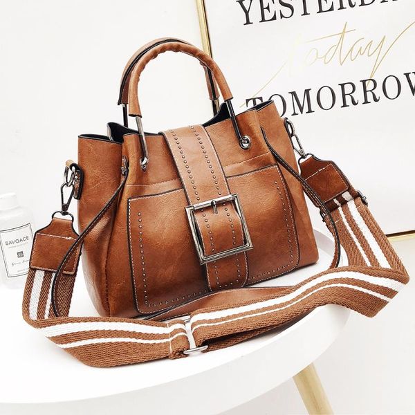 cross body vintage leather shoulder bag luxury women's handbags rivet crossbody bags for women 2021 fashion purses and designer
cross body vintage leather shoulder bag luxury women's handbags rivet crossbody bags for women 2021 fashion purses and designer