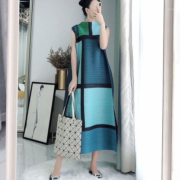 european women miyak pleated dress female fashion new summer loose color matching sleeveless long maxi dresses luxury clothes1, Black;gray
european women miyak pleated dress female fashion new summer loose color matching sleeveless long maxi dresses luxury clothes1, Black;gray