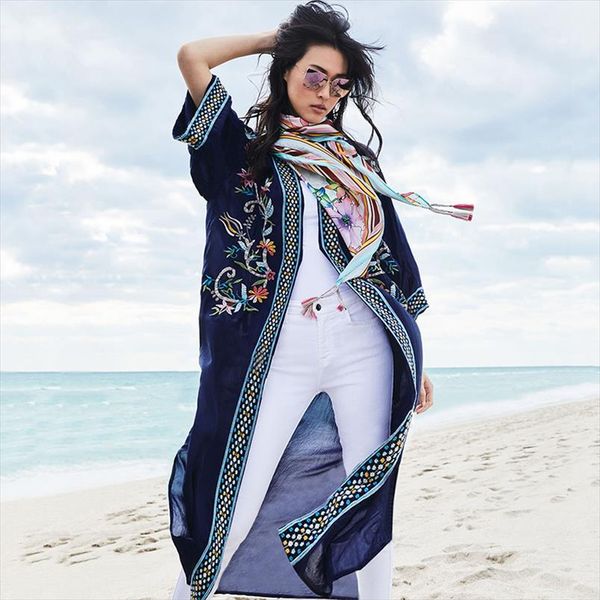 2020 floral embroidered front open long kimono cardigan plus size navy blue cotton tunic women and blouses shirts n1146, White
2020 floral embroidered front open long kimono cardigan plus size navy blue cotton tunic women and blouses shirts n1146, White