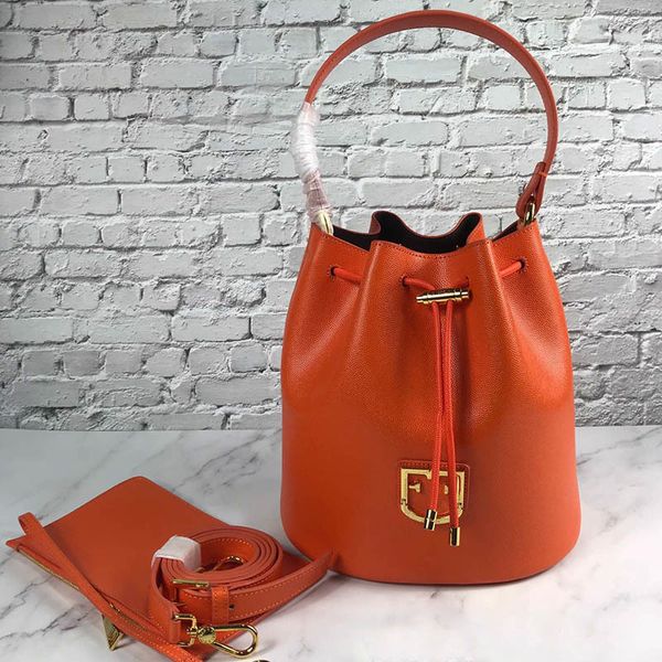 2020 classic luxury leather mark a diagonal female bag shoulder large purse capacity k82y
2020 classic luxury leather mark a diagonal female bag shoulder large purse capacity k82y