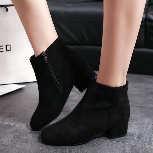 2020 new autumn and winter round head side zipper short tube heel boots european and american style, Black
2020 new autumn and winter round head side zipper short tube heel boots european and american style, Black
