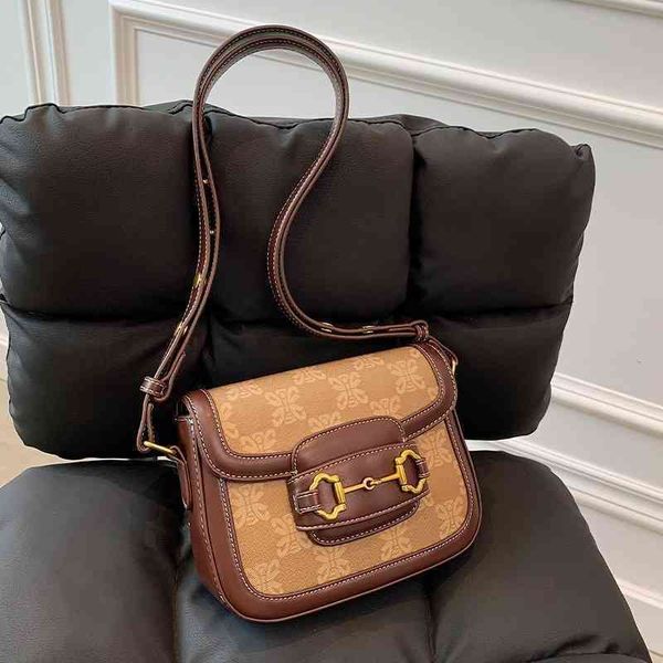 75% off luggage factory wholesale french messenger small square female versatile shoulder mobile phone
75% off luggage factory wholesale french messenger small square female versatile shoulder mobile phone
