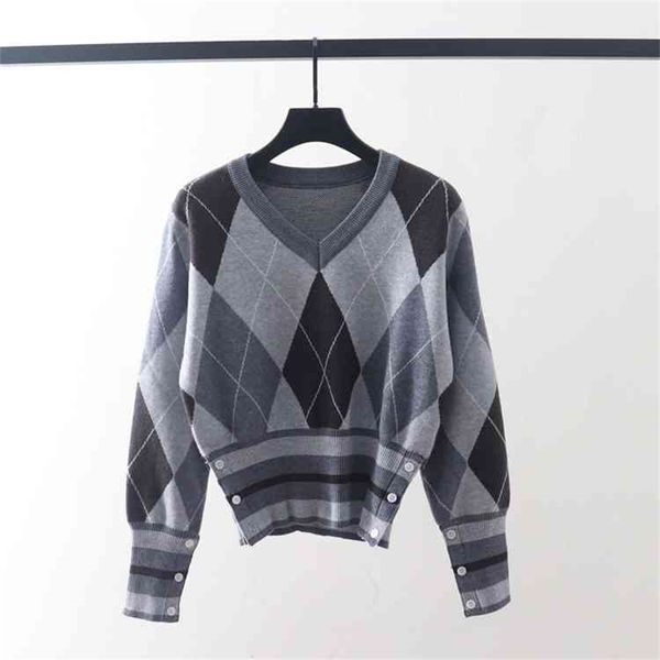 autumn and winter new tbv collar lingge sweater female high waist slim college style short long sleeved, White
autumn and winter new tbv collar lingge sweater female high waist slim college style short long sleeved, White