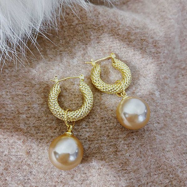 temperament metal fashion pearl 2020 new net red earrings, Silver 
temperament metal fashion pearl 2020 new net red earrings, Silver