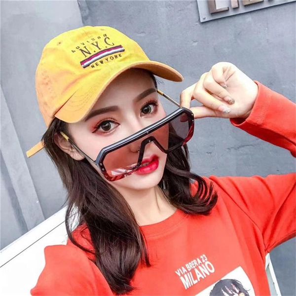 2021 vintage large frame women sunglasses women fashion glasses luxury design shades men sun glasses gafas de sol hombre/mujer, White;black
2021 vintage large frame women sunglasses women fashion glasses luxury design shades men sun glasses gafas de sol hombre/mujer, White;black