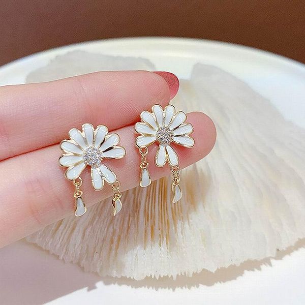 dangle & chandelier bohemian white daisy flower drop earrings for women 2021 chic jewelry elegant simple korean pendientes gifts, Silver
dangle & chandelier bohemian white daisy flower drop earrings for women 2021 chic jewelry elegant simple korean pendientes gifts, Silver