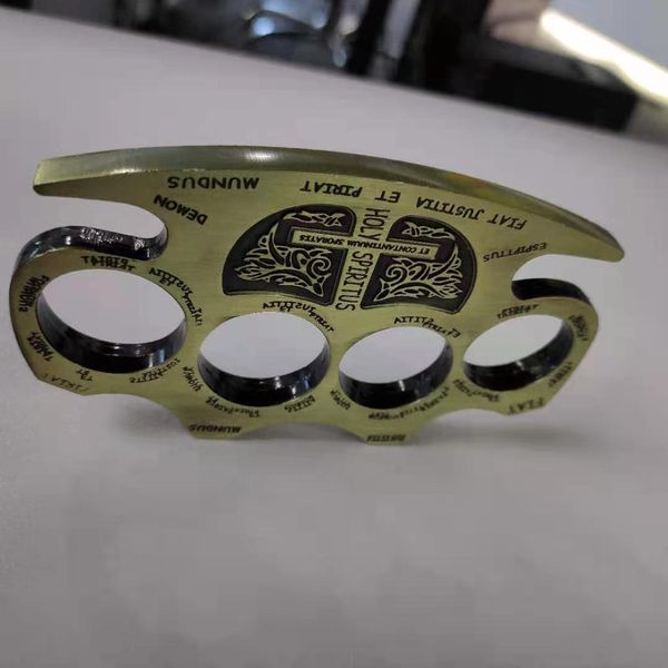 2021finger tiger self defense four finger fist stab glass fiber legitimate hand brace ring defense hand buckle fist buckle self defense 004
2021finger tiger self defense four finger fist stab glass fiber legitimate hand brace ring defense hand buckle fist buckle self defense 004