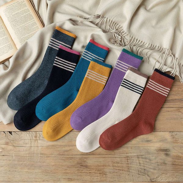 duidai autumn winter college style leisure middle tube four bar trend and fashionable women's socks, Black;white
duidai autumn winter college style leisure middle tube four bar trend and fashionable women's socks, Black;white