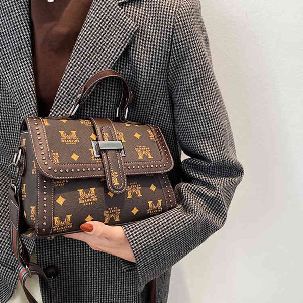2022 factory wholesale messenger fashion trend pu women's ins wide belt single shoulder bag dsc4
2022 factory wholesale messenger fashion trend pu women's ins wide belt single shoulder bag dsc4