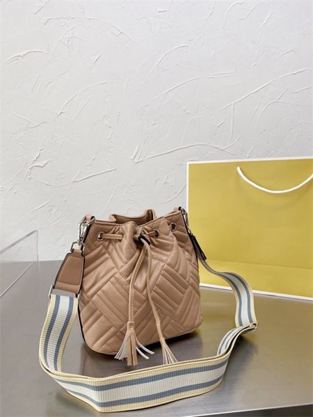 real leather women lady fashion bags genuine leather crossbody handbags purses backpack tote shoulder bag 20cm
real leather women lady fashion bags genuine leather crossbody handbags purses backpack tote shoulder bag 20cm