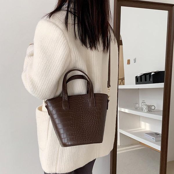 crocodile pattern printed basket-shaped handbag 2021pu korean fashion dating shopper girl shoulder bag casual lady crossbody bag
crocodile pattern printed basket-shaped handbag 2021pu korean fashion dating shopper girl shoulder bag casual lady crossbody bag