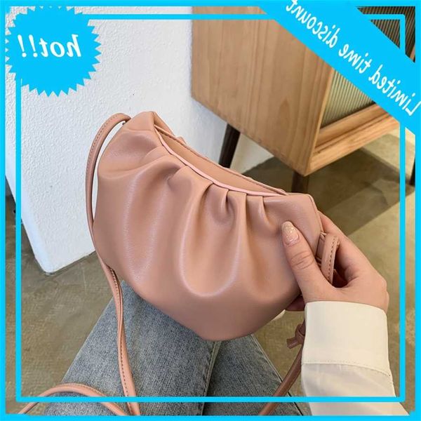 spring ins super fire small women's 2020 new korean versatile one shoulder messenger fashion cloud bag
spring ins super fire small women's 2020 new korean versatile one shoulder messenger fashion cloud bag