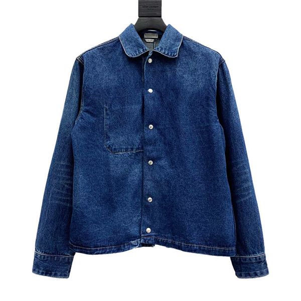 denim jacket with bee embroidery on the back. traditional cuff pockets and fasteners can be combined with t-shirt sports trousers, Black;brown
denim jacket with bee embroidery on the back. traditional cuff pockets and fasteners can be combined with t-shirt sports trousers, Black;brown