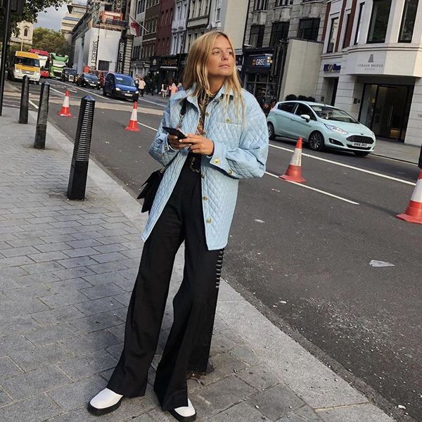 2020 the new winter women's lapel straight-breasted ins street ice cream blue bubble sleeve fashion joker shirt coat, Black
2020 the new winter women's lapel straight-breasted ins street ice cream blue bubble sleeve fashion joker shirt coat, Black