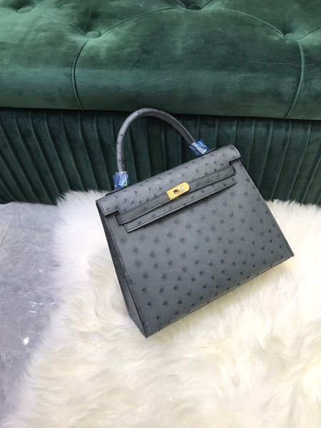 fully handmade ostrich skin brand handbag 25cm,luxury bag,designers purse,3colors,wax stitching,fast delivery
fully handmade ostrich skin brand handbag 25cm,luxury bag,designers purse,3colors,wax stitching,fast delivery