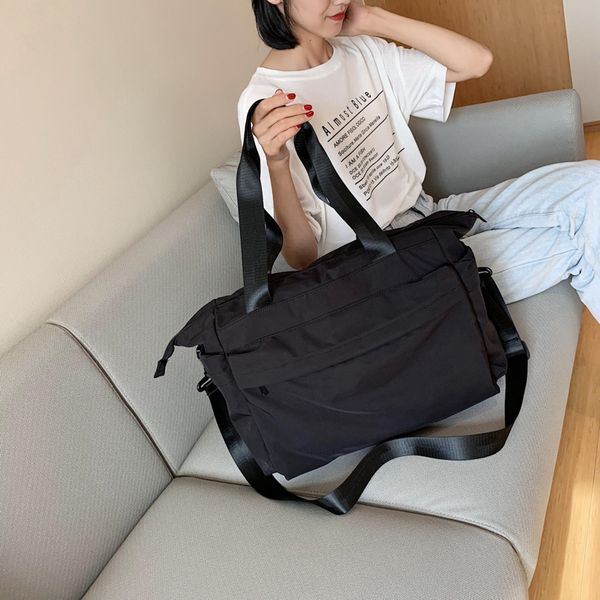business travel bag women's small portable waterproof korean clothing storage bag fashion travel bag
business travel bag women's small portable waterproof korean clothing storage bag fashion travel bag