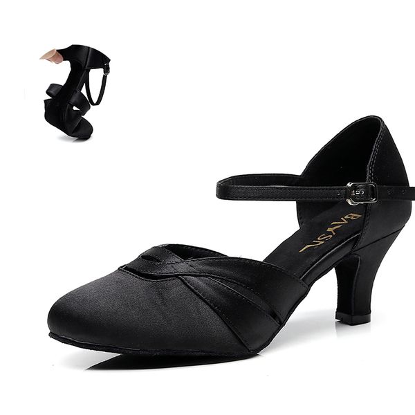 2021 new ladies closed toe latin black soft sole ballroom latino dance woman girls salsa dancing shoes for party v1yx
2021 new ladies closed toe latin black soft sole ballroom latino dance woman girls salsa dancing shoes for party v1yx
