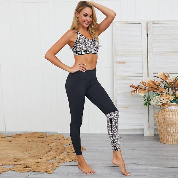 yoga outfits 2021 women seamless set backless bra leopard print sports fitness 2 piece active wear workout clothes, White;red
yoga outfits 2021 women seamless set backless bra leopard print sports fitness 2 piece active wear workout clothes, White;red