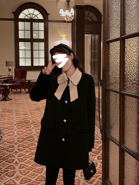 movercoat women's middle and long style 2020 new autumn / winter bow collar temperament small hair coat woman, Black
movercoat women's middle and long style 2020 new autumn / winter bow collar temperament small hair coat woman, Black