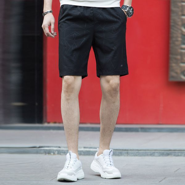 thin textured casual shorts new fashion summer 2019 men's simple capris loose sweatpants, White;black
thin textured casual shorts new fashion summer 2019 men's simple capris loose sweatpants, White;black
